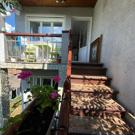 Rose's Oldtown Апартаменты *