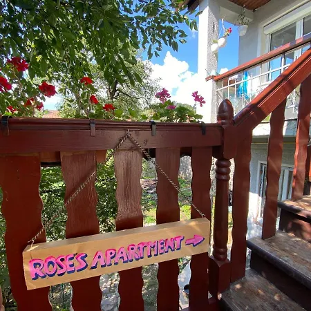 Rose's Oldtown Apartament